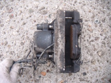 AUDI A4 B6 00-06 TŘMEN BRZDOVÝ PRAVÝ PŘEDNÍ