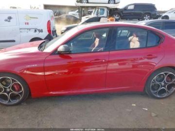 Alfa Romeo Giulia II Sedan Facelifting 2.0 Turbo 280KM 2023 Alfa Romeo Giulia Veloce 2023 2.0 Benzyna 280KM, zdjęcie 2