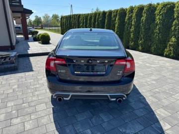 Volvo S60 II Sedan 3.0 T6 304KM 2012 Volvo S60 3.0 Benz T6 R-DESIGN Bogata Wersja 3.0 Benzyna 304KM, zdjęcie 5