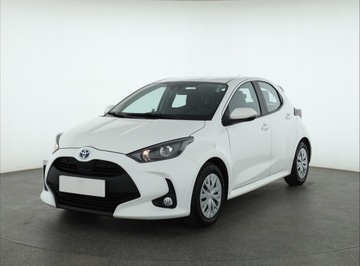 Toyota Yaris IV Hatchback 1.5 Hybrid Dynamic Force 116KM 2022 Toyota Yaris 1.5 VVT-i Hybrid, Salon Polska, zdjęcie 1