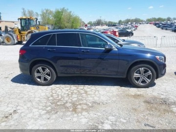 Mercedes GLC C253 2017 Mercedes-Benz GLC 2017 r., 2,0L 300 4 MATIC 2.0 Benzyna 241KM, zdjęcie 13