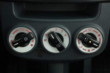 Mitsubishi Colt VI Hatchback 1.3 i 16V CZ3 95KM 2010 Mitsubishi Colt 1.3, Salon Polska, Klima, zdjęcie 9