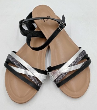 Женские босоножки 39 размера.