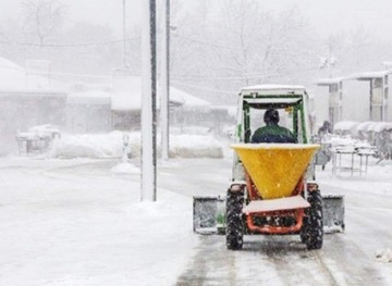 Дорожная соль и песок, мешки по 500 кг.