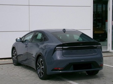 Toyota Prius V (XW60) 2.0  Hybrid Dynamic Force Plug-in 223KM 2025 Od ręki - Executive 2.0 Plug-in Hybrid 223KM | Kamera 360!, zdjęcie 2