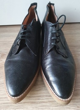 Buty typu Oxford firmy Logan