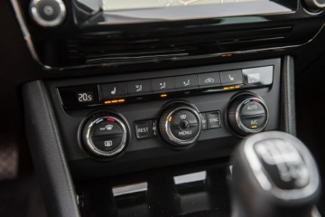 Skoda Superb III Kombi 1.6 TDI 120KM 2017 Škoda Superb Skoda Superb Sport Line 1.6TDI CR, zdjęcie 22