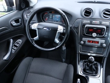 Ford Mondeo IV Hatchback 2.0 Duratorq TDCi DPF 140KM 2009 Ford Mondeo 2.0 TDCi, Salon Polska, Serwis ASO, zdjęcie 6