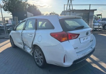 Toyota Auris II Touring Sports Hybrid 135 136KM 2014 Toyota Auris TS 1.8 Hybrid 2014r polskora kamera biala perla 1.8, zdjęcie 3