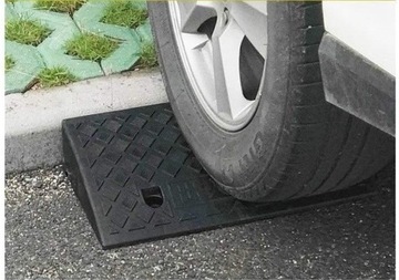 АВТОМОБИЛЬ ПРОЕЗДАЛ 19 СМ ДО БОРДЮРА НА ПОДЪЕЗДЕ С БОРДЮРА