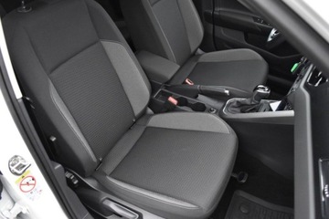 Volkswagen Taigo 1.0 TSI 110KM 2022 Volkswagen Taigo SalonPL 110KM TSI DSG Life APPconnect Pakiety Pod.Fotel D, zdjęcie 33