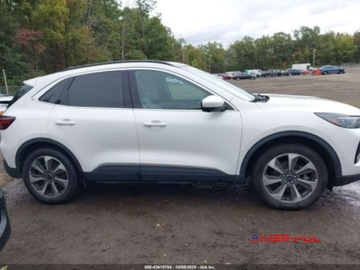 Ford Kuga III 2023 Ford Kuga 2023 r., 2,0L PLATINIUM 2.0 Benzyna 250KM, zdjęcie 13