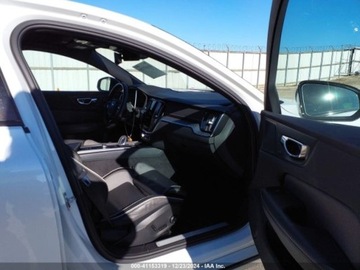 Volvo 2022 Volvo S60 2022 Volvo S60 B5 FWD R-Design 2.0 Benzyna 247KM, zdjęcie 9