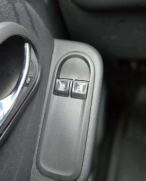 Dacia Duster I SUV Facelifting 1.2 TCe 125KM 2015 Dacia Duster Dacia Duster benzyna Nawigacja Klimatyzacja Tempomat 1.2, zdjęcie 11