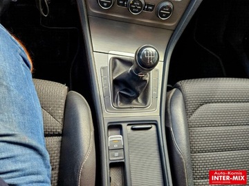 Volkswagen Golf VII Hatchback 3d 1.6 TDI-CR DPF 105KM 2013 Volkswagen Golf Hatchback zarejestrowany niski przebieg nawigacja 1.6 105KM, zdjęcie 15