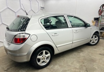 Opel Astra H Cabrio 1.6 ECOTEC 115KM 2006 Opel Astra 1.6 benzyna 1 wlasciciel Serwisowany 1.6 Benzyna 115KM, zdjęcie 13