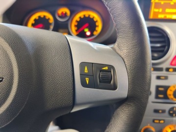 Opel Corsa E Hatchback 3d 1.4 Turbo 100KM 2014 Opel Corsa 1.4 Benzyna 101KM, Autoklima, Grzane fotele, zdjęcie 13