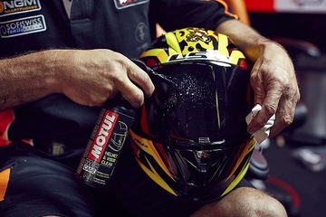 MOTUL Набор для чистки шлемов и одежды