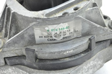 BMW 4 F32 F33 2015 PRAVÁ STRANA DRŽÁK / DRŽÁKY MOTORU