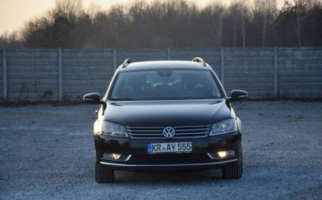 Volkswagen Passat B7 Variant 2.0 TDI CR DPF BlueMotion 140KM 2014 Volkswagen Passat 2.0TDI 4x4 Navi 2 KPL KOL Oryginal lakier Grzane FoteleS, zdjęcie 1