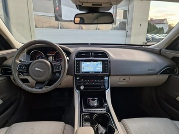 Jaguar XE Sedan 2.0 i4 180KM 2015 Jaguar XE Prestige Automat Xenon Ledy Navi, zdjęcie 15
