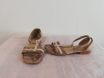 Sandały skórzane Lasocki r. 36 , wkł 23 cm