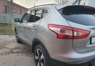 Nissan Qashqai II Crossover 1.2 DIG-T 115KM 2015 Nissan Qashqai Panorama Kamera 360 Hands Free GetHelp 1.2 Benzyna, zdjęcie 5