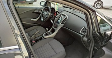 Opel Astra J Sports Tourer Facelifting 1.7 CDTI ECOTEC 130KM 2013 Opel Astra J 1.7 D 131kM Klima Temp LED Czujniki Grzana Kierownica Navi GW, zdjęcie 6