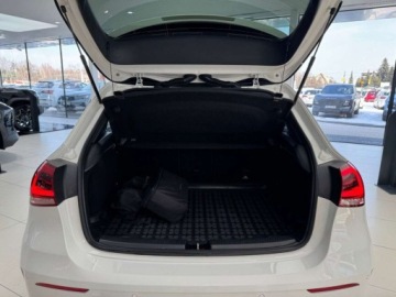 Mercedes Klasa A W177/V177 Hatchback Plug-In 1.3 250e 218KM 2020 Mercedes-Benz Klasa A AMG Line Plug In Fotele kubelkowe Nawigacja Kame, zdjęcie 15