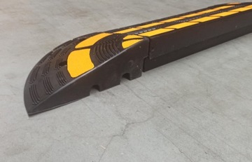 Najazd gumowy podjazd pod krawężnik 10cm krawężnikowy wózek inwalidzki