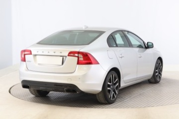 Volvo S60 II Sedan Facelifting 2.0 D3 DRIVE-E 150KM 2017 Volvo S60 D3, Salon Polska, Automat, VAT 23%, zdjęcie 4