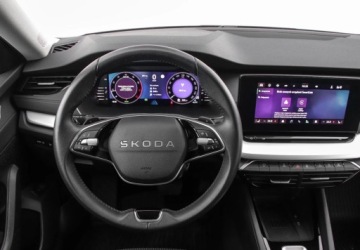 Skoda Octavia IV Liftback 1.5 TSI EVO 150KM 2024 Skoda Octavia 1.5 TSI mHEV, Podgrzewane fotele, Wnetrze Design Selection L, zdjęcie 17