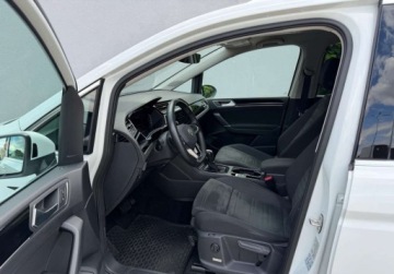 Volkswagen Touran III 1.5 TSI EVO 150KM 2023 Volkswagen Touran rLine salon Polska 1wl serwis 7miejsc kamera gwarancja V, zdjęcie 2