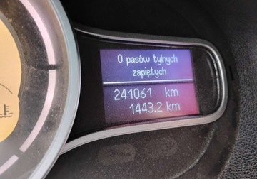 Renault Megane III Hatchback 1.5 dCi 105KM 2009 Renault Megane 2009r, 1.5 DCI. Delikatnie uszkodzony przod. Jezdzi. 1.5, zdjęcie 11