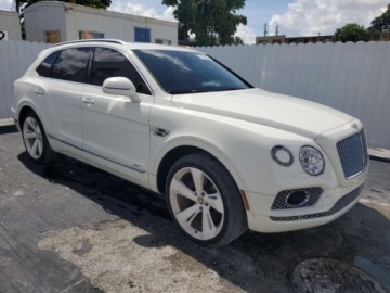 Bentley Bentayga 2020 Bentley Bentayga 2020 Bentley Bentayga 3.0 Hybryda 443KM, zdjęcie 2