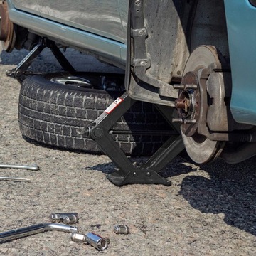 АВТОМОБИЛЬНЫЙ ПОДЪЕМНИК ТРАПЕЦЕИДАЛЬНЫЙ ДОМКРАТ 2Т + КЛЮЧ