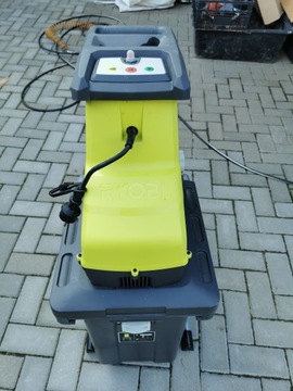 Rozdrabniacz gałęzi elektryczny Ryobi RSH3045U 3000W RĘBAK 5133004335