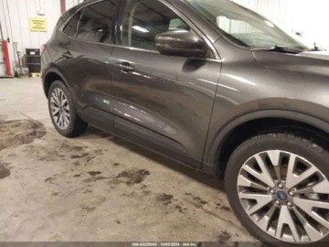 Ford Escape III 2020 Ford Escape 2.0 250KM 4X4 wersja TITANIUM, od firmy ubezpieczeniowej 2.0, zdjęcie 12