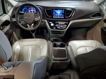 Chrysler Pacifica II 2017 Chrysler Pacifica Touring L Plus 2017 3.6l 3.6 Benzyna 287KM, zdjęcie 8
