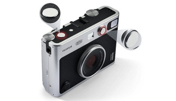 Камера FUJIFILM Instax Mini Evo, черный и серебристый