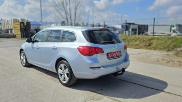 Opel Astra J Sports Tourer Facelifting 1.4 Turbo ECOTEC 140KM 2015 Opel Astra Duża Navi Podgrzewana Kierownica, zdjęcie 5