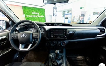 Toyota Hilux VIII Pojedyncza kabina Facelifting 2.4 D-4D 150KM 2024 Toyota Hilux Toyota Hilux 2.4 D-4D Double Cab DLX 4x4 2.4 Diesel 150KM, zdjęcie 20