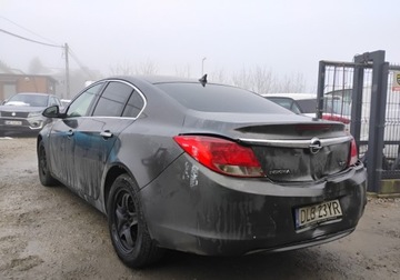 Opel Insignia I Sedan 2.0 CDTI ECOTEC 130KM 2010 Opel Insignia 2010r, 2.0 CDTI. AUTOMAT. Lekko uszkodzony tyl. Jezdzi. 2.0, zdjęcie 2