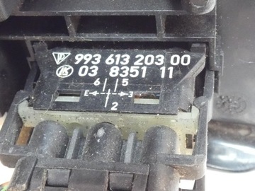 PORSCHE 911 933 PŘEPÍNAČ SPOJLERU PANEL SKEL