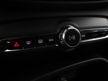 Volvo XC40 Crossover Facelifting 2.0 B3 163KM 2023 Volvo XC 40 FV23 2.0 B4 Core Automat Tempomat, zdjęcie 28