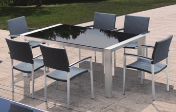 Zestaw czarnych mebli ogrodowych z aluminium