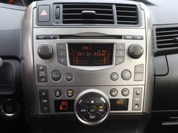 Toyota Verso Minivan 1.8 Valvematic 147KM 2009 Toyota Verso 1.8 Valvematic, 7 miejsc, Xenon, zdjęcie 11