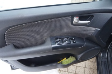 Kia Sportage II 2.0 i 16V 142KM 2005 Kia Sportage 2.0 benzyna 141 KM, zdjęcie 9