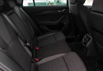 Skoda Octavia IV Liftback 1.5 TSI EVO 150KM 2024 Skoda Octavia 1.5 TSI mHEV, Podgrzewane fotele, Wnetrze Design Selection L, zdjęcie 12