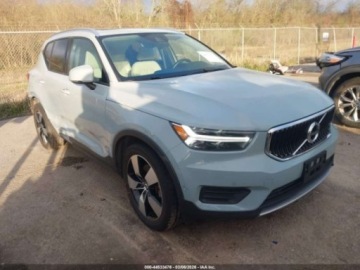 Volvo XC40 Crossover 2.0 T5 247KM 2019 Volvo XC 40 2019 r., 2,0L T5 MOMENTUM 2.0 Benzyna 247KM, zdjęcie 2